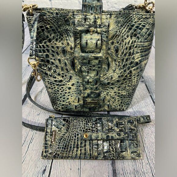 BRAHMIN Lux Faith Glacier Melbourne Croc Embossed Leather Bucket Crossbody Bag - Picture 1 of 16
